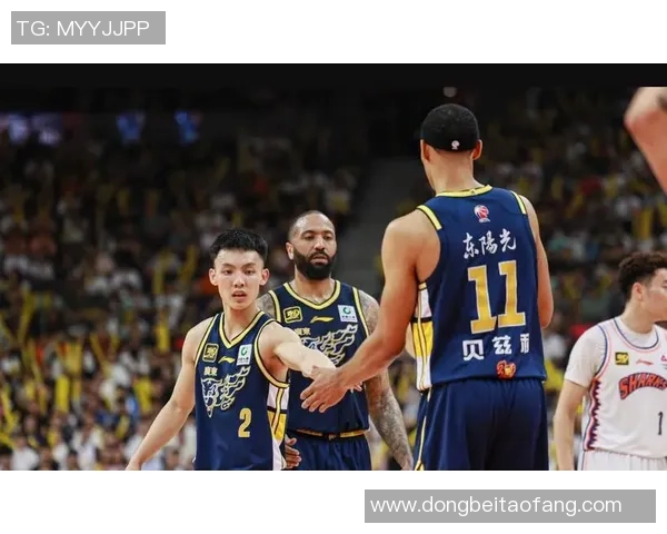 上海篮球队实力之争引发热议球迷观点各异分析球队未来发展方向